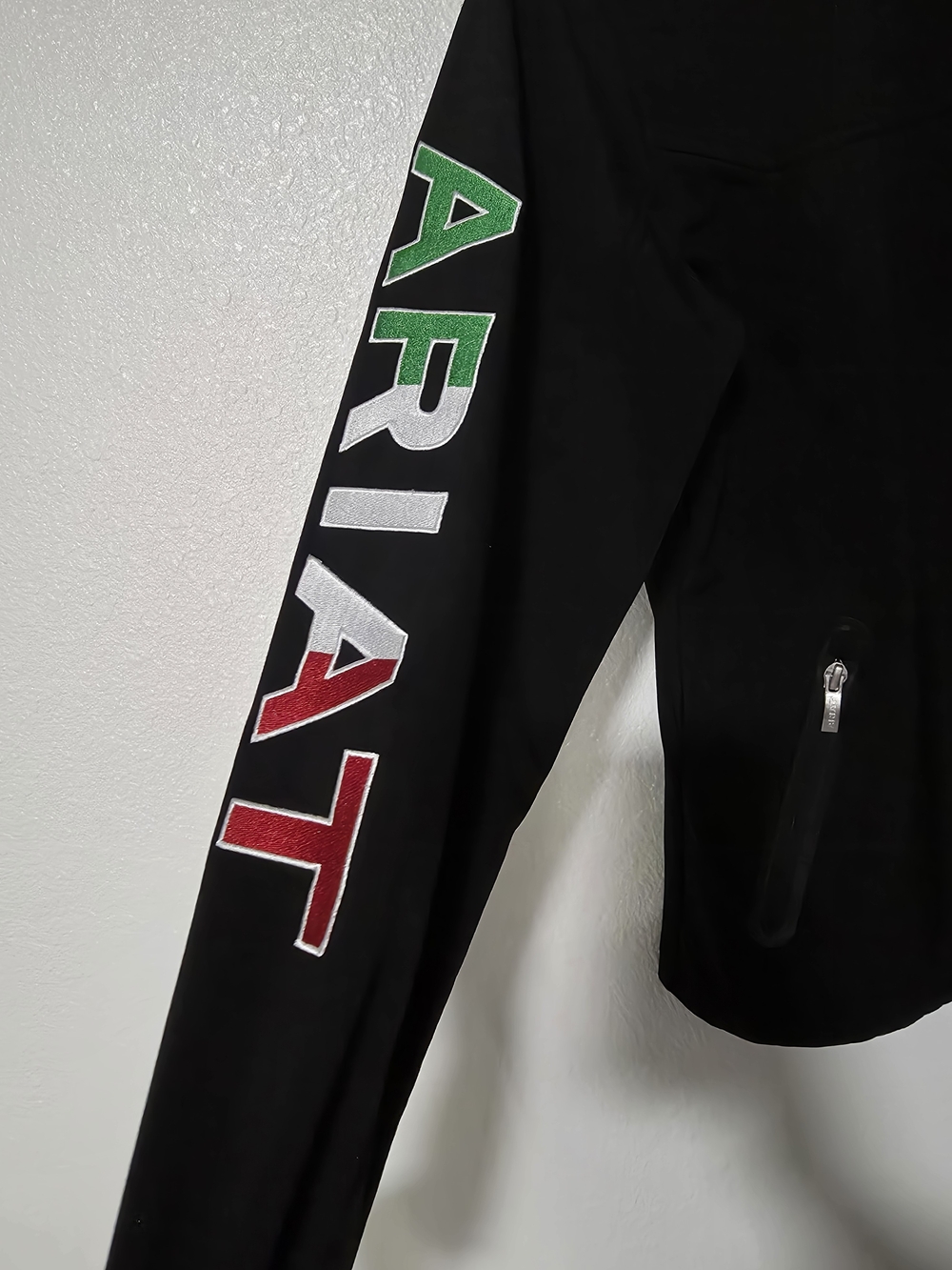 Ariat Black Softshell Zip Jacket - Picture 5 of 5